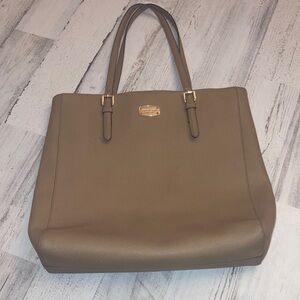 100% Authentic Micheal Kors JET Set XL Tote / Carry all